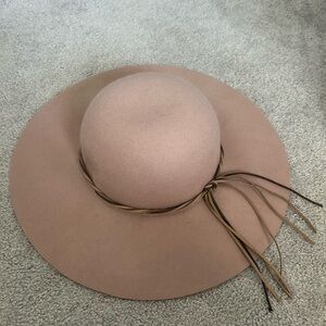 Elegant Tan Wide-Brim Hat
